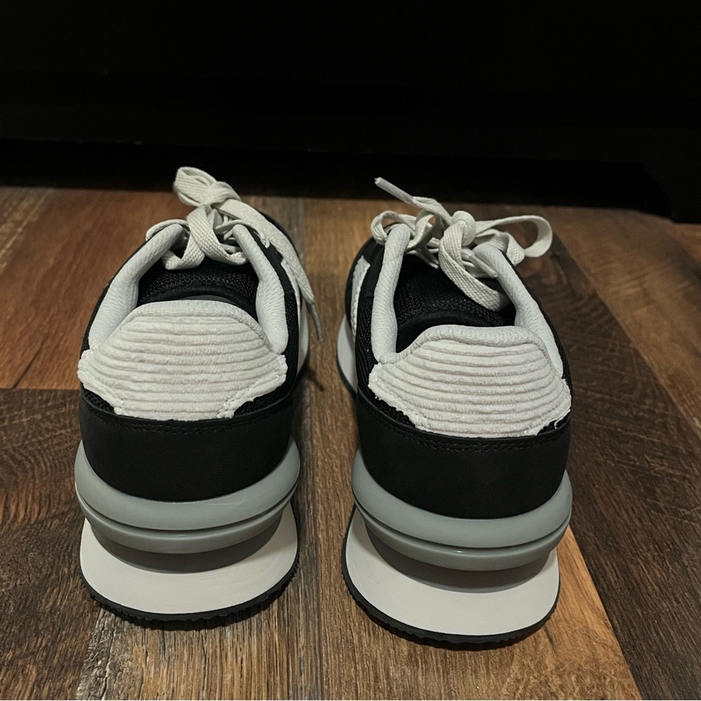 Wide Dream Pairs Black/White/Gray Sneakers - Picture 6 of 11
